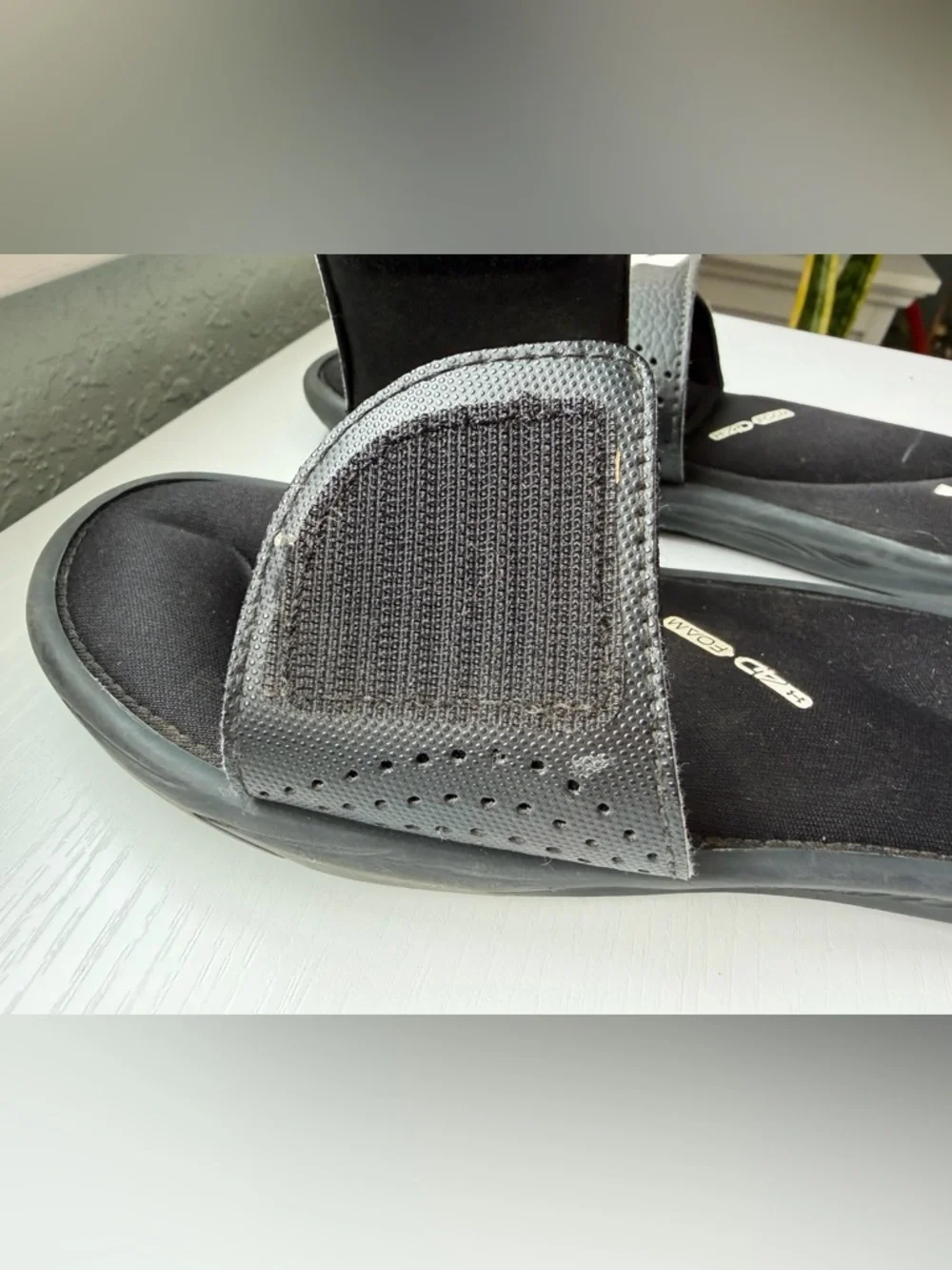 Under Armour Unite VI Adjustable Slide Sandals Black White Youth 3Y
